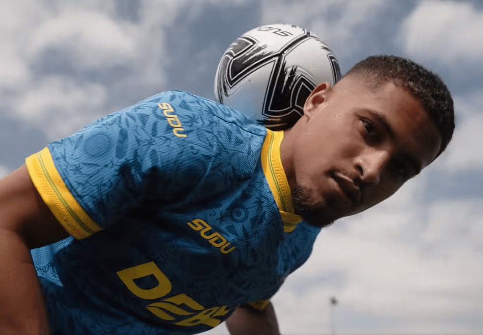 Wolverhampton lança novo terceiro uniforme com homenagem ao Brasil⚽